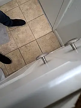 Caneloo1 online show from April 30, 5:41 pm