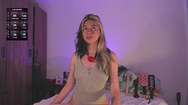 Snapshot of K2xxKrawl chatting on October 15, 9:26 pm K2xxKrawl online show from October 15, 9:26 pm