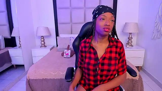 Snapshot of ElisabettaMonroy chatting on December 4, 5:32 pm ElisabettaMonroy online show from December 4, 5:32 pm