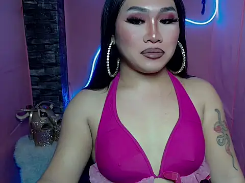 Snapshot of pretty_lassy chatting on November 18, 4:22 pm pretty lassy online show from November 18, 4:22 pm