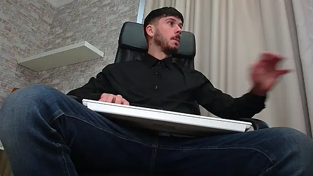 JonahShaw online show from November 2, 5:10 am