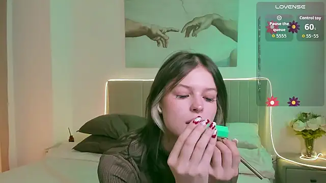 Lisa Blossom online show from October 16, 6:03 am