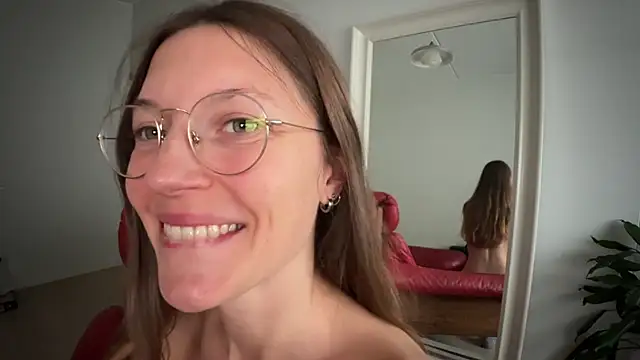 Snapshot of Scorpion_Peach chatting on November 1, 1:02 pm Scorpion Peach online show from November 1, 1:02 pm