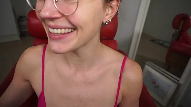 Snapshot of Scorpion_Peach chatting on November 6, 11:22 am Scorpion Peach online show from November 6, 11:22 am