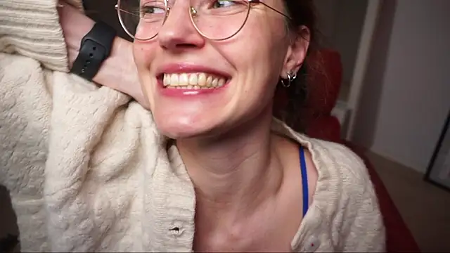 Snapshot of Scorpion_Peach chatting on December 2, 3:07 pm Scorpion Peach online show from December 2, 3:07 pm