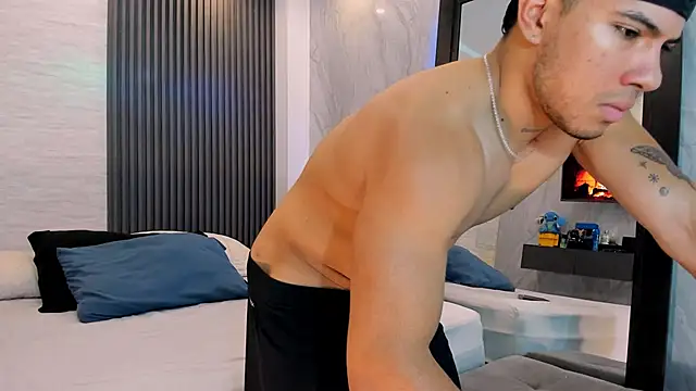 Snapshot of Kalyan_Casstelo chatting on September 30, 1:49 pm Kalyan Casstelo online show from September 30, 1:49 pm