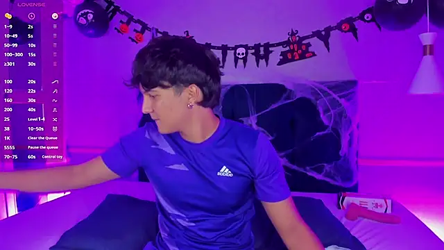 Leo Savage  online show from October 21, 4:35 am