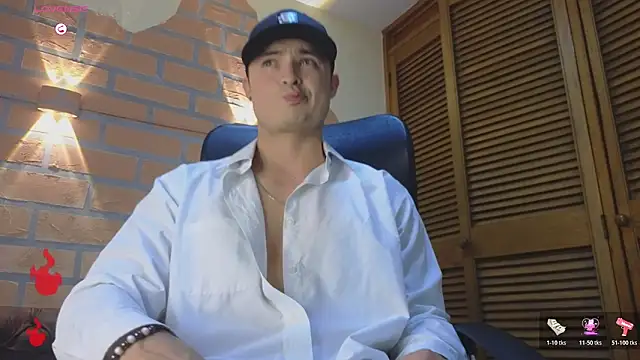 Snapshot of Alexander_ferre chatting on May 17, 3:15 am Alexander ferre online show from May 17, 3:15 am