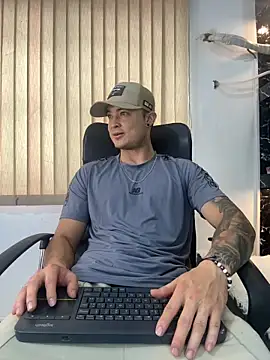 Snapshot of Alexander_ferre chatting on June 3, 12:30 pm Alexander ferre online show from June 3, 12:30 pm