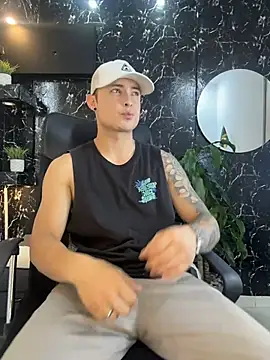 Snapshot of Alexander_ferre chatting on June 12, 12:48 pm Alexander ferre online show from June 12, 12:48 pm