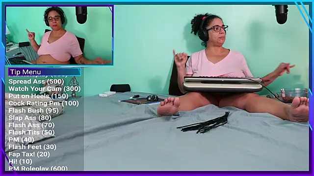 Snapshot of nsfwismorefun chatting on October 23, 10:19 pm nsfwismorefun online show from October 23, 10:19 pm