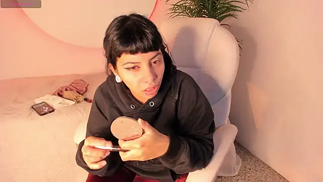Snapshot of emily-santoss chatting on September 25, 12:53 pm emily-santoss online show from September 25, 12:53 pm