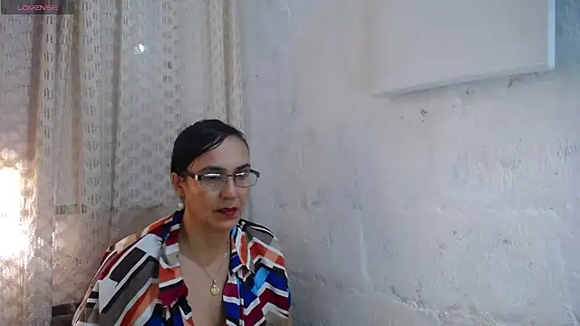 Snapshot of gabbyparker_ chatting on September 16, 1:56 pm gabbyparker online show from September 16, 1:56 pm