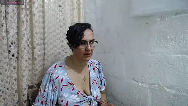 Snapshot of gabbyparker_ chatting on September 22, 8:49 am gabbyparker online show from September 22, 8:49 am