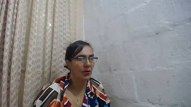 gabbyparker  online show from April 15, 9:38 am