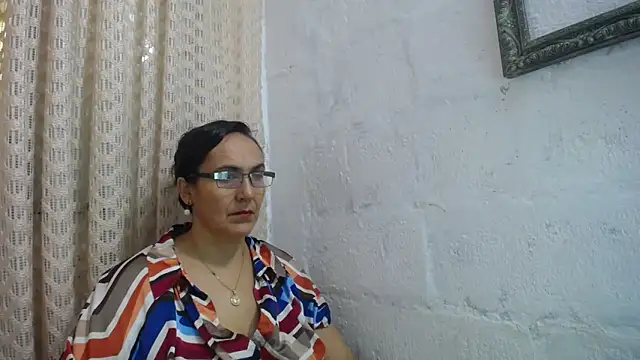 Snapshot of gabbyparker_ chatting on June 16, 12:41 pm gabbyparker online show from June 16, 12:41 pm