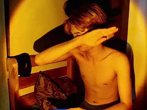 Snapshot of addicted_to_alex chatting on November 30, 6:34 pm addicted to alex online show from November 30, 6:34 pm