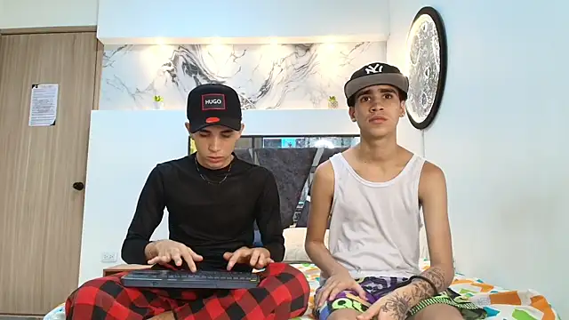 THREE GUYS HOT online show from September 8, 7:24 pm