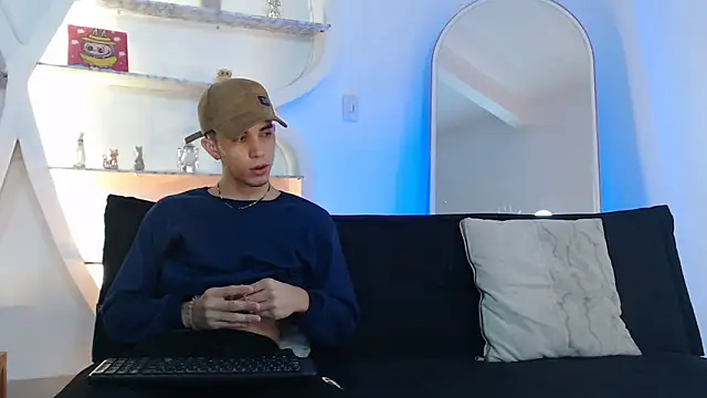 THREE GUYS HOT online show from September 16, 7:26 pm