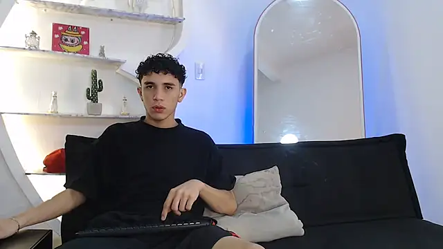 THREE GUYS HOT online show from October 31, 7:15 pm