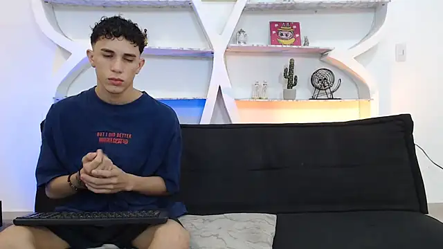 THREE GUYS HOT online show from November 20, 7:13 pm