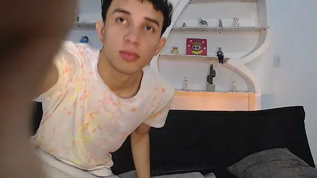 THREE GUYS HOT online show from December 3, 7:12 pm