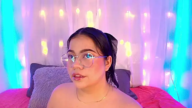 LilyRousee online show from December 19, 6:04 pm