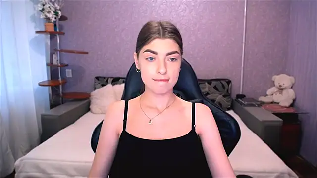 Snapshot of Dianaa_Lee0 chatting on July 9, 2:32 pm Dianaa Lee0 online show from July 9, 2:32 pm