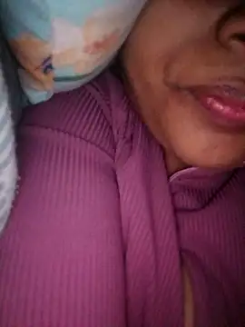 hotshreya69 online show from December 3, 5:55 pm