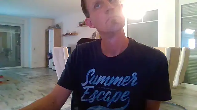 Snapshot of Trockenbau chatting on July 17, 2:45 pm Trockenbau online show from July 17, 2:45 pm