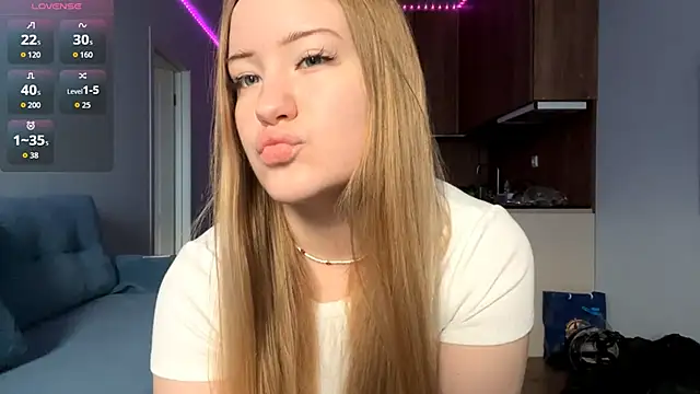 PandaFluff online show from May 5, 4:37 pm