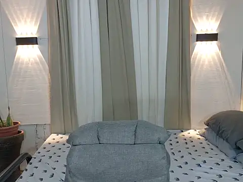 Snapshot of avery_in_paradisexx chatting on October 12, 9:47 pm avery in paradisexx online show from October 12, 9:47 pm