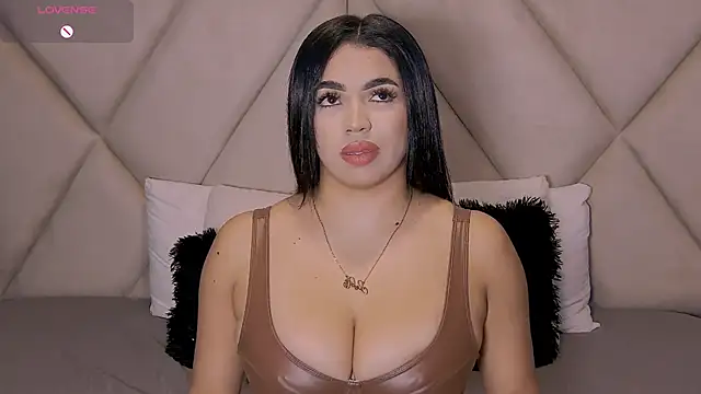 Snapshot of CharlotteeBrownn chatting on October 11, 2:33 am CharlotteeBrownn online show from October 11, 2:33 am