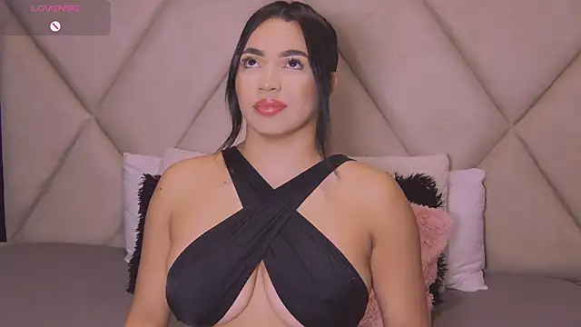 Snapshot of CharlotteeBrownn chatting on October 17, 6:05 am CharlotteeBrownn online show from October 17, 6:05 am