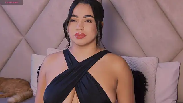 Snapshot of CharlotteeBrownn chatting on November 5, 7:03 pm CharlotteeBrownn online show from November 5, 7:03 pm