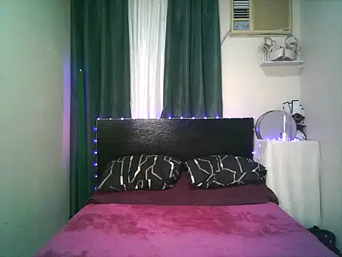 Snapshot of Sweet-shopia chatting on October 10, 4:06 pm Sweet-shopia online show from October 10, 4:06 pm