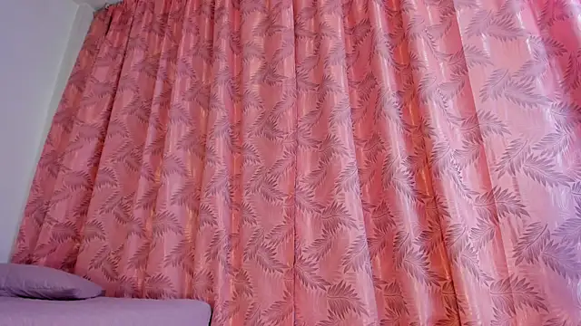 riley bensongh online show from December 2, 9:43 pm