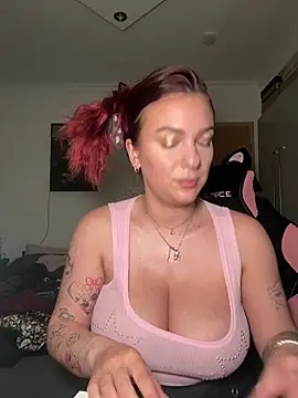 Snapshot of OliviaaFischer chatting on May 29, 7:56 pm OliviaaFischer online show from May 29, 7:56 pm