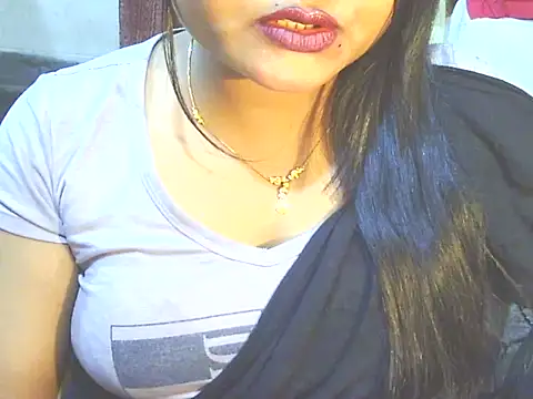 Snapshot of Nusrat_Faria07 chatting on December 19, 1:23 am Nusrat Faria07 online show from December 19, 1:23 am