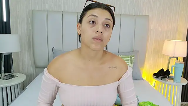 Snapshot of Lexxi_gb chatting on July 8, 8:46 pm Lexxi gb online show from July 8, 8:46 pm