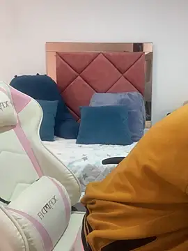 emma hot2006 online show from October 12, 4:28 pm