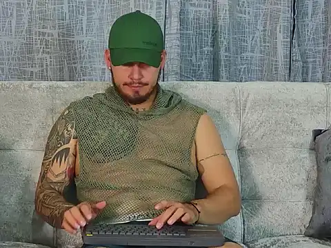 Snapshot of JaxRagnar chatting on August 4, 3:21 am JaxRagnar online show from August 4, 3:21 am