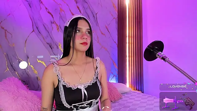 Emmiicute online show from November 6, 8:32 pm