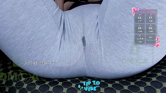 Snapshot of Cameltoe_squirt_inPants chatting on March 15, 10:46 am Cameltoe squirt inPants online show from March 15, 10:46 am