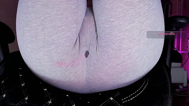 Snapshot of Cameltoe_squirt_inPants chatting on October 18, 12:06 pm Cameltoe squirt inPants online show from October 18, 12:06 pm