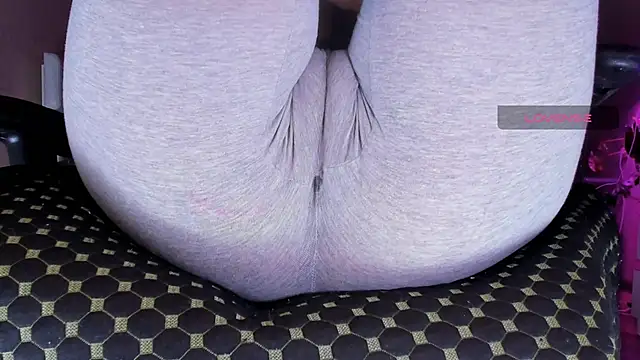 Cameltoe squirt inPants online show from November 10, 2:49 pm