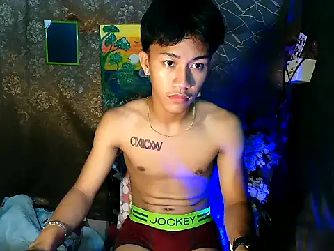 Snapshot of naughtyboyloy_0 chatting on September 9, 9:31 am naughtyboyloy 0 online show from September 9, 9:31 am