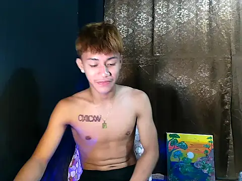 Snapshot of naughtyboyloy_0 chatting on September 27, 2:55 pm naughtyboyloy 0 online show from September 27, 2:55 pm