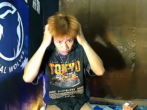 Snapshot of naughtyboyloy_0 chatting on October 6, 5:21 pm naughtyboyloy 0 online show from October 6, 5:21 pm