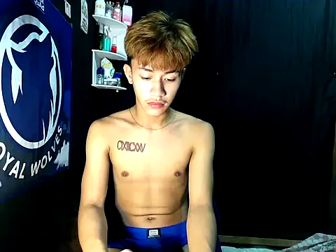 Snapshot of naughtyboyloy_0 chatting on October 30, 6:08 pm naughtyboyloy 0 online show from October 30, 6:08 pm